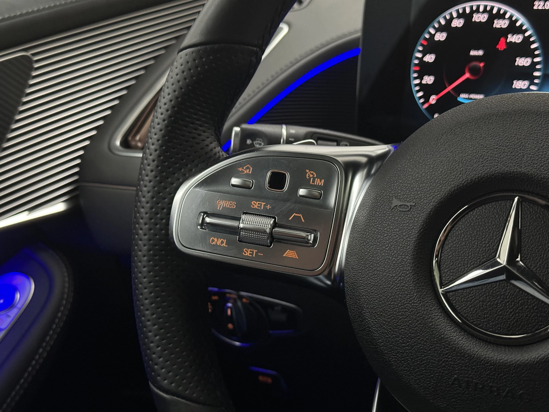 Hoofdafbeelding Mercedes-Benz EQC
