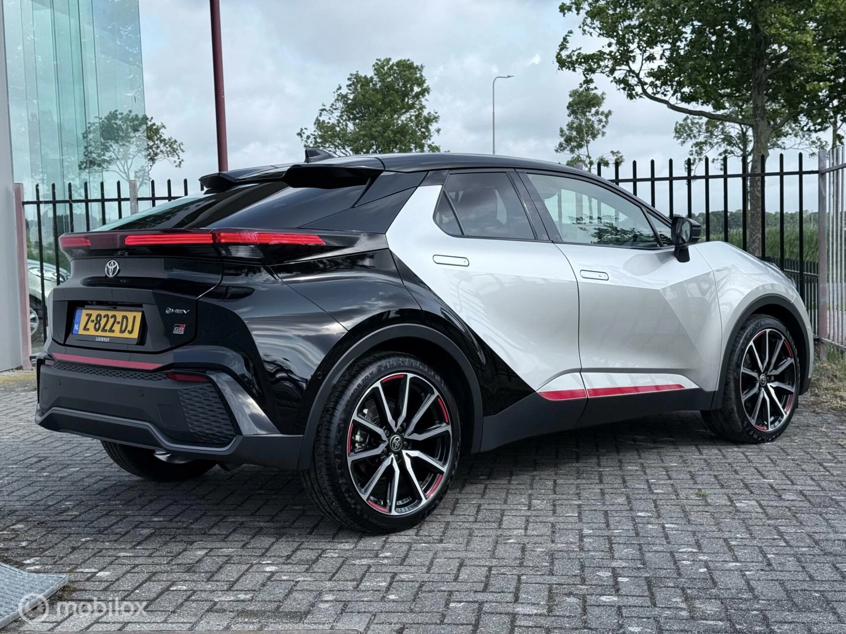 Hoofdafbeelding Toyota C-HR