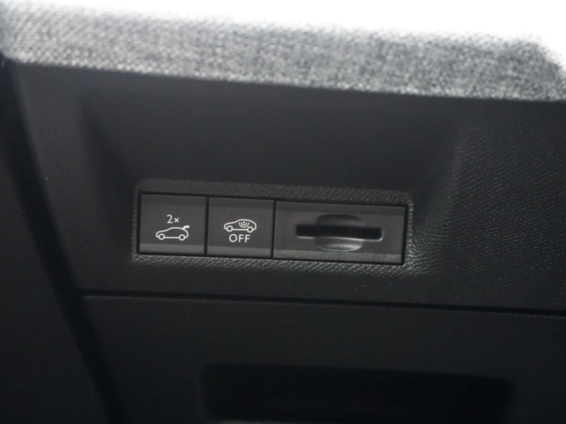 Hoofdafbeelding Peugeot e-3008