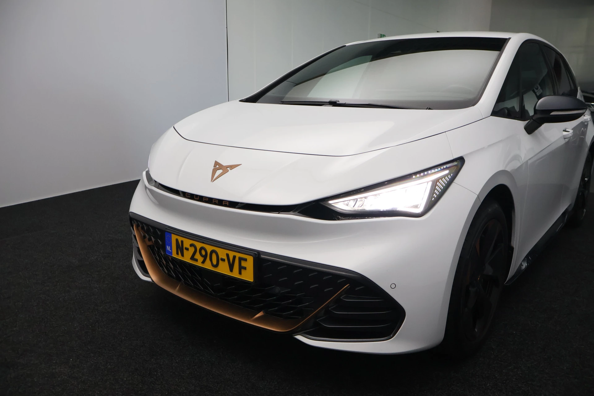 Hoofdafbeelding CUPRA Born