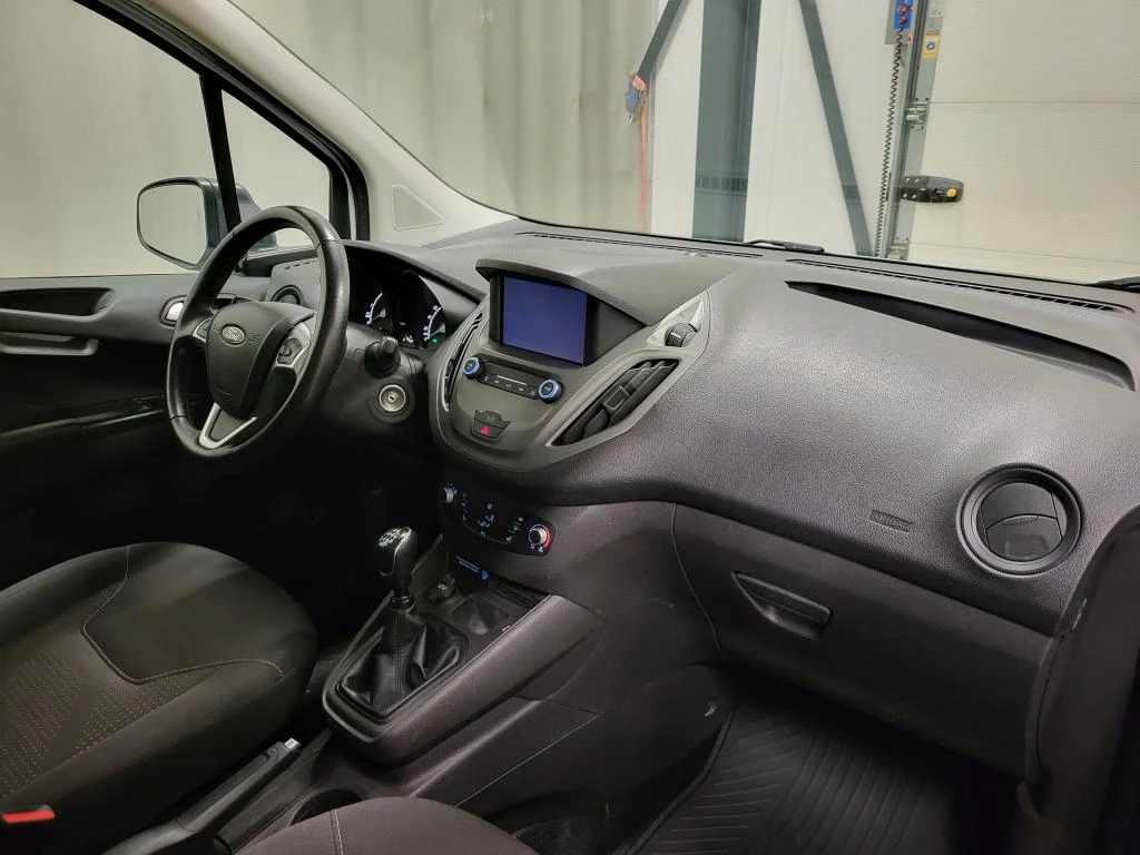 Hoofdafbeelding Ford Transit Courier