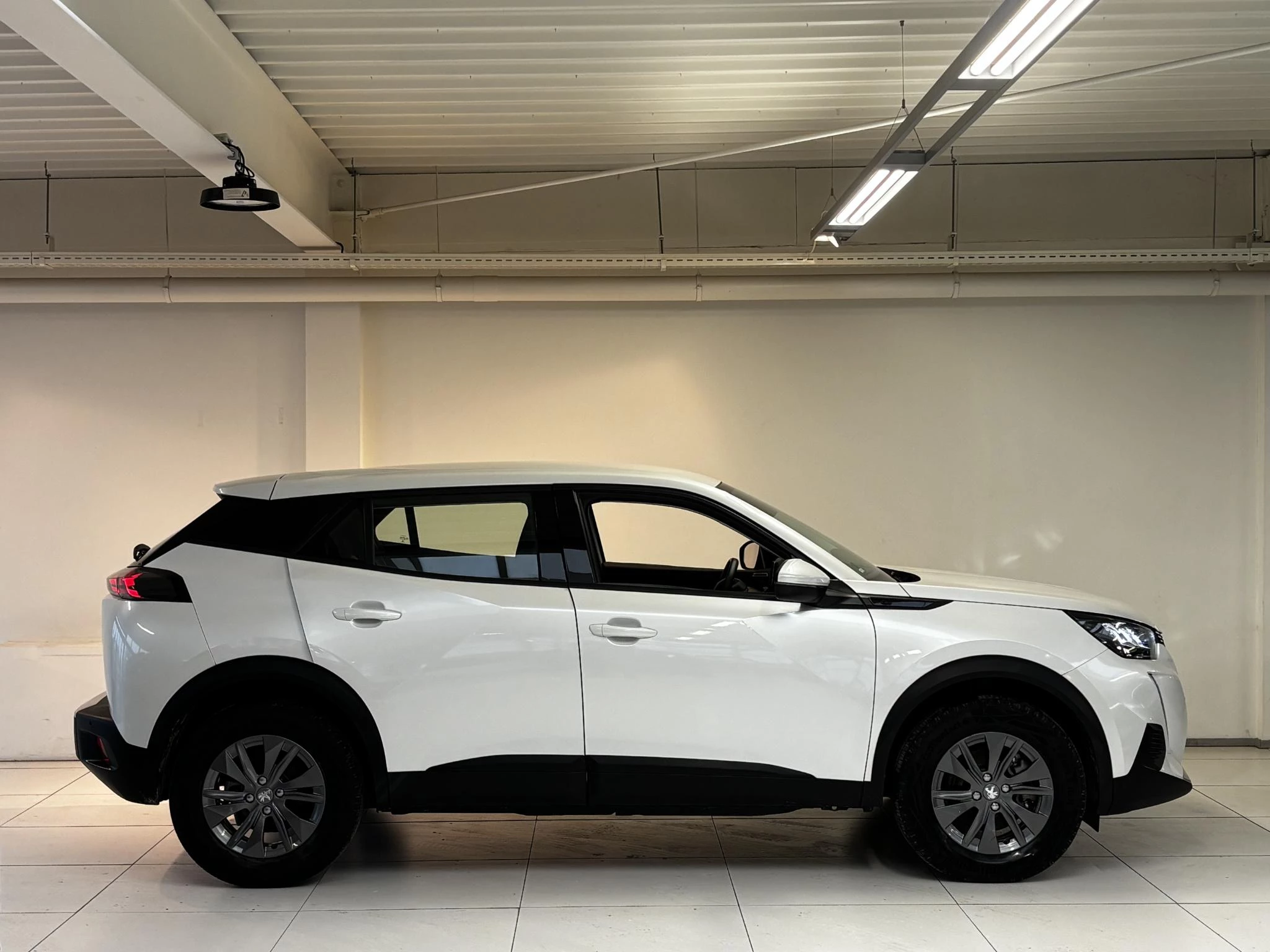 Hoofdafbeelding Peugeot e-2008