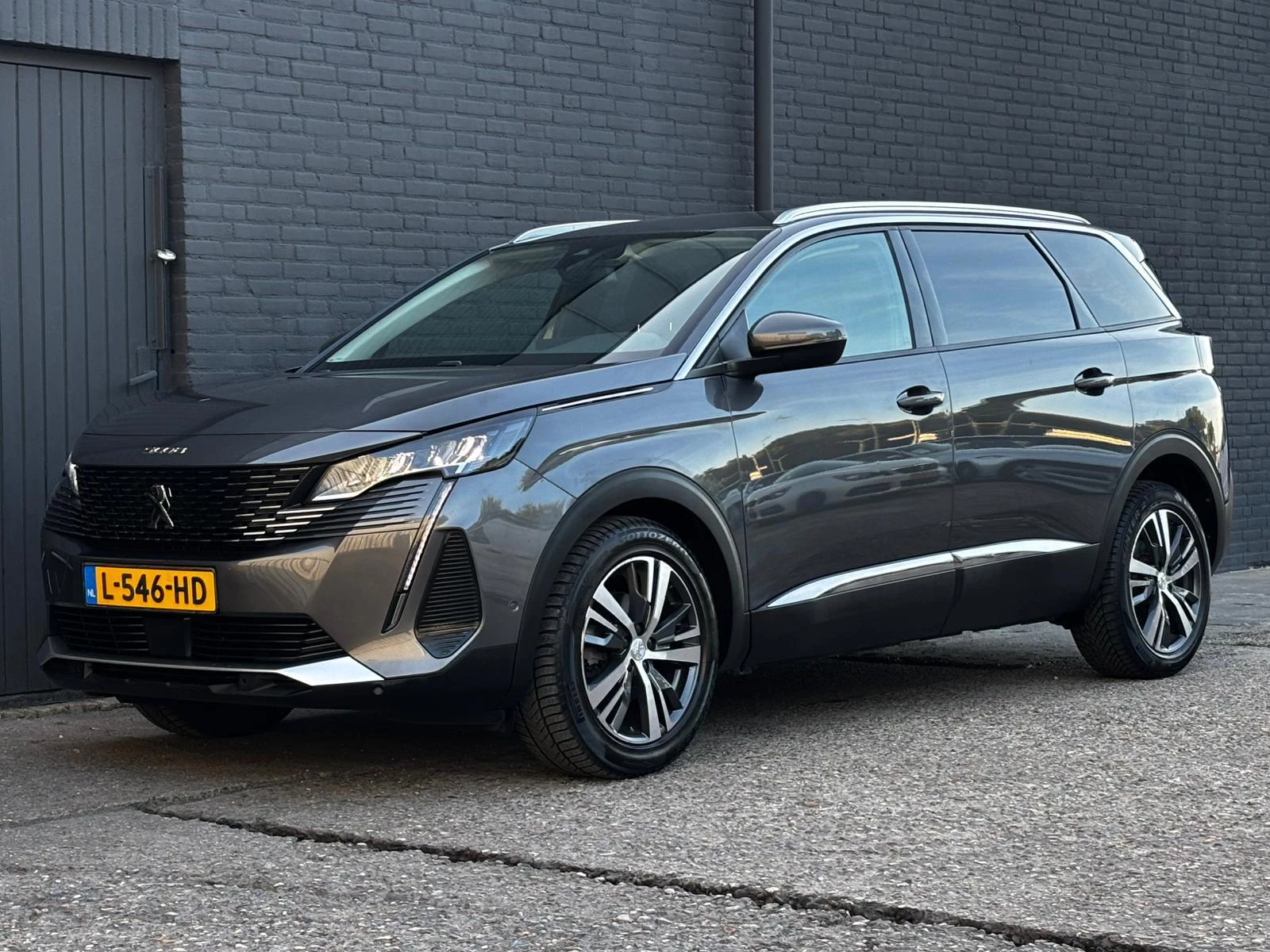 Hoofdafbeelding Peugeot 5008
