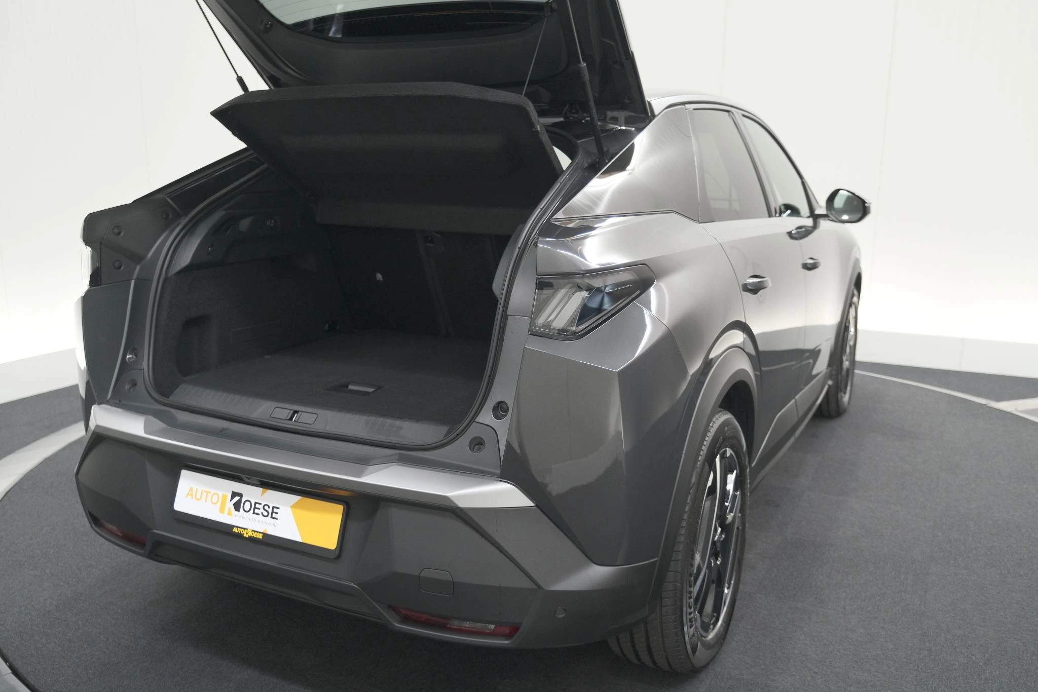 Hoofdafbeelding Peugeot e-3008