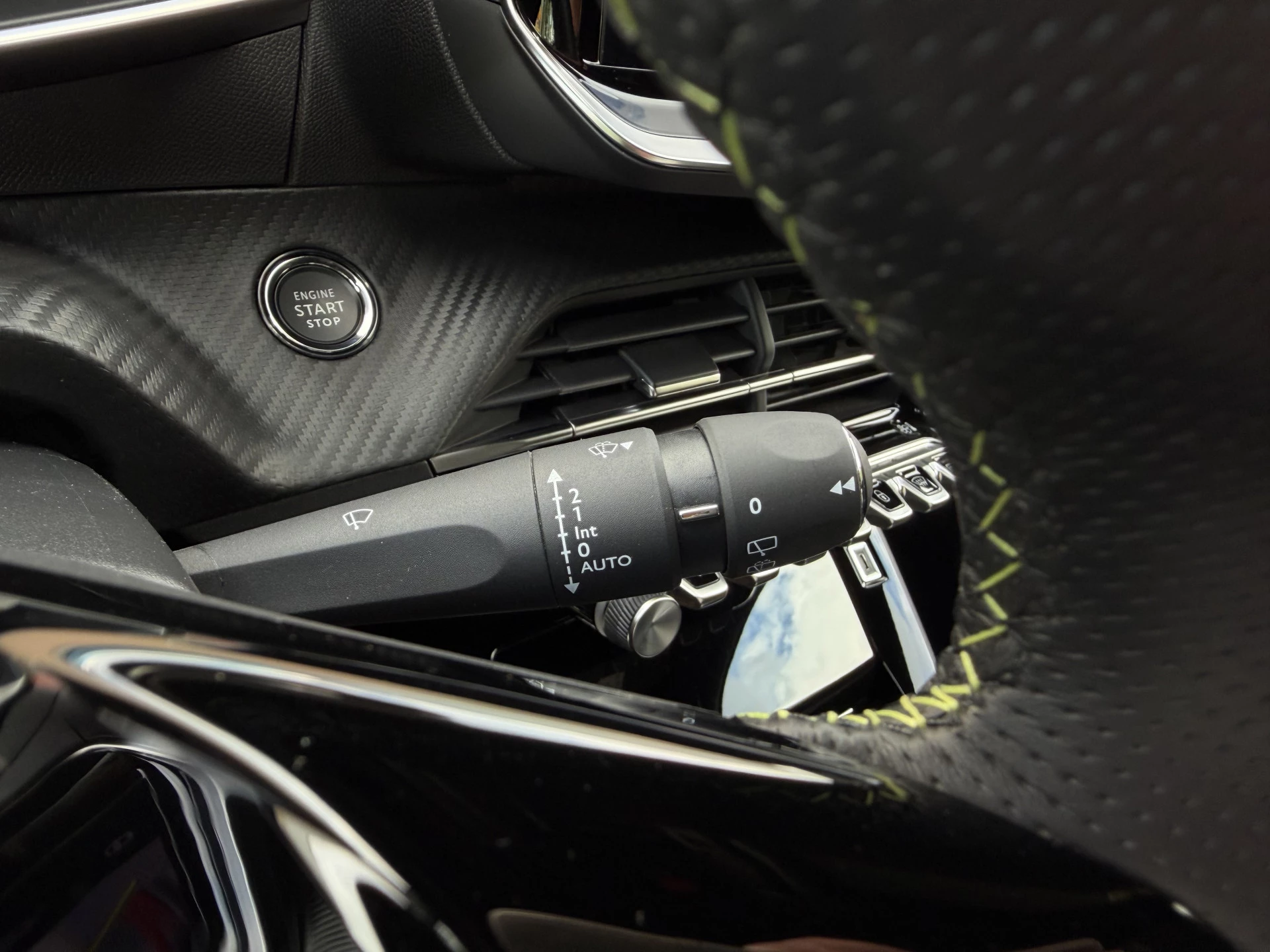 Hoofdafbeelding Peugeot e-208