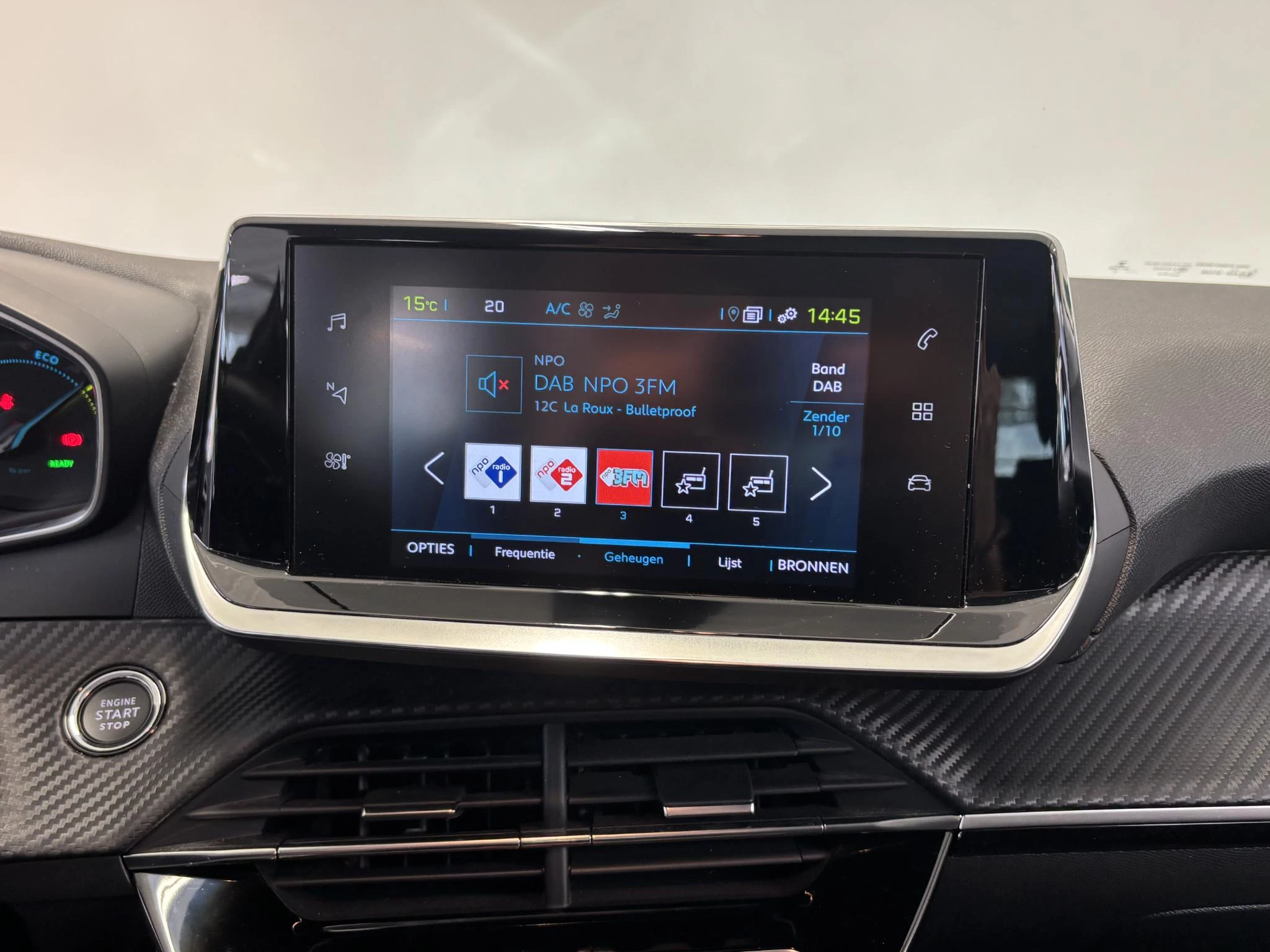 Hoofdafbeelding Peugeot e-208