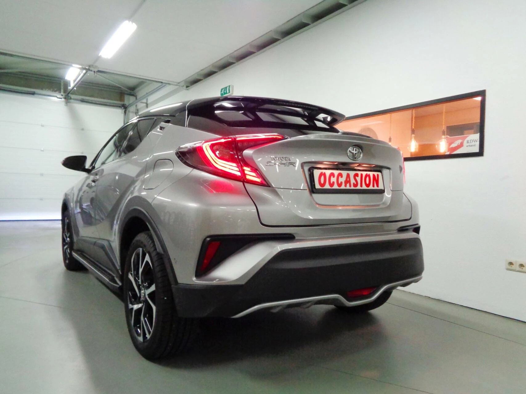 Hoofdafbeelding Toyota C-HR