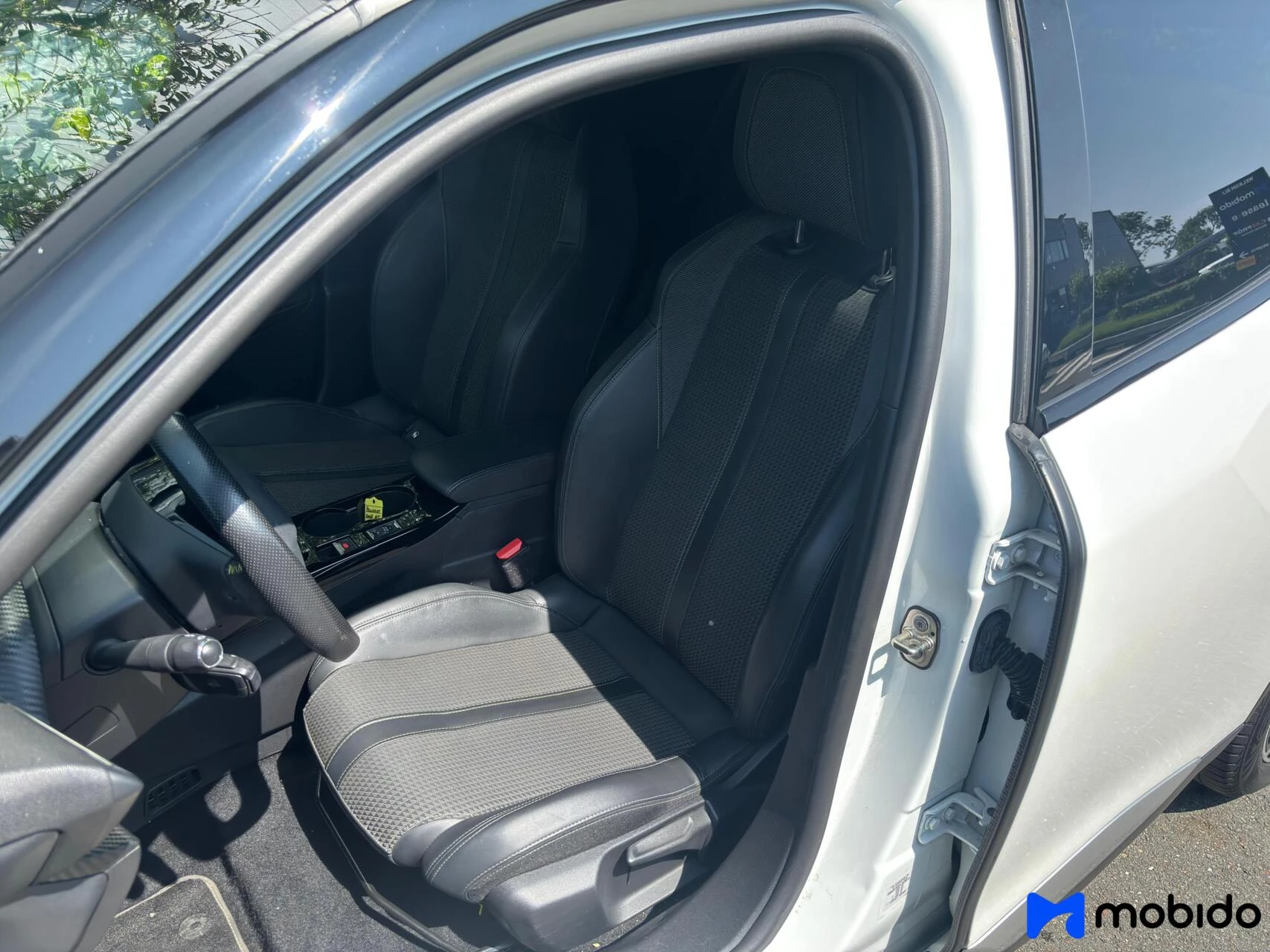 Hoofdafbeelding Peugeot e-2008