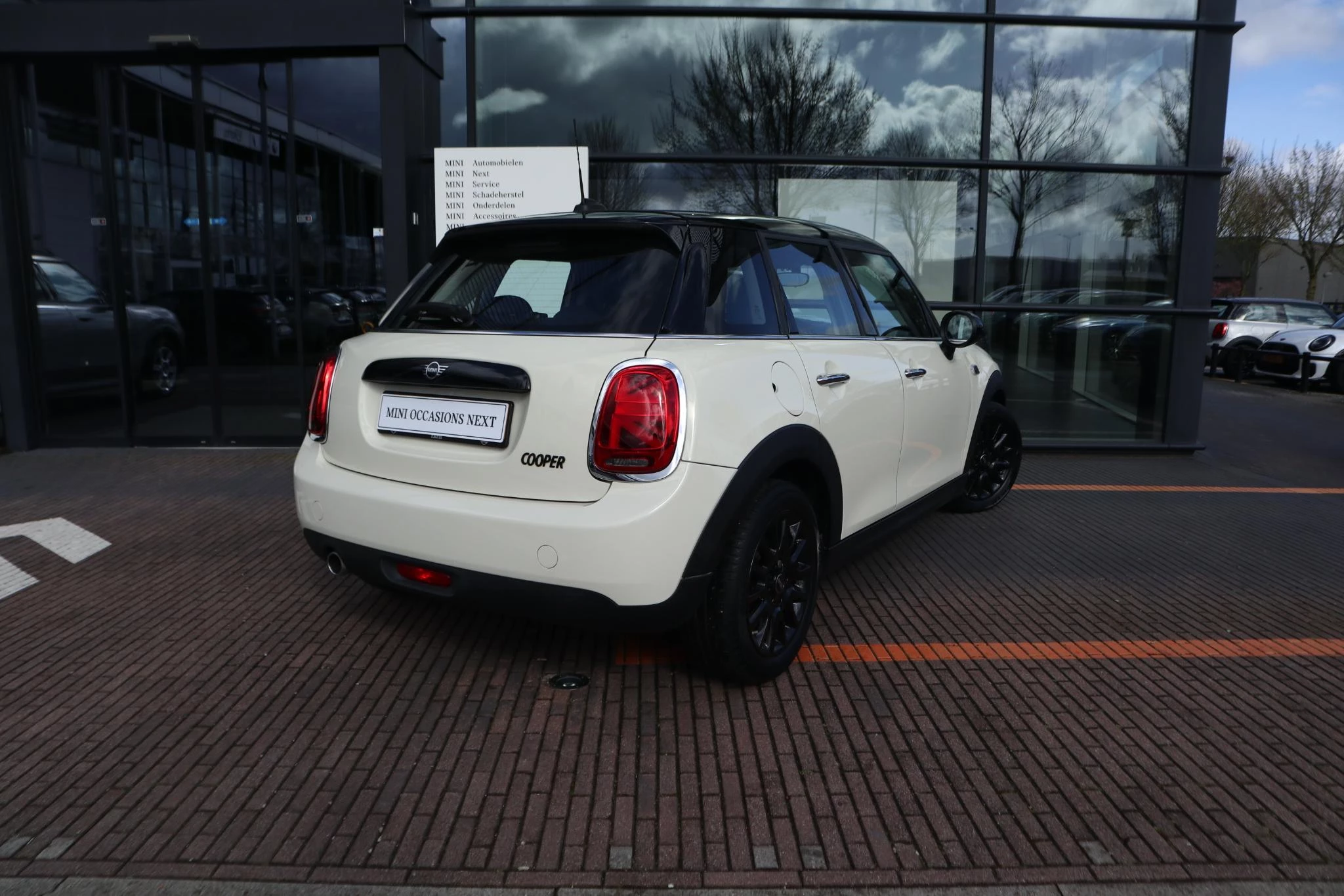 Hoofdafbeelding MINI 5-deurs