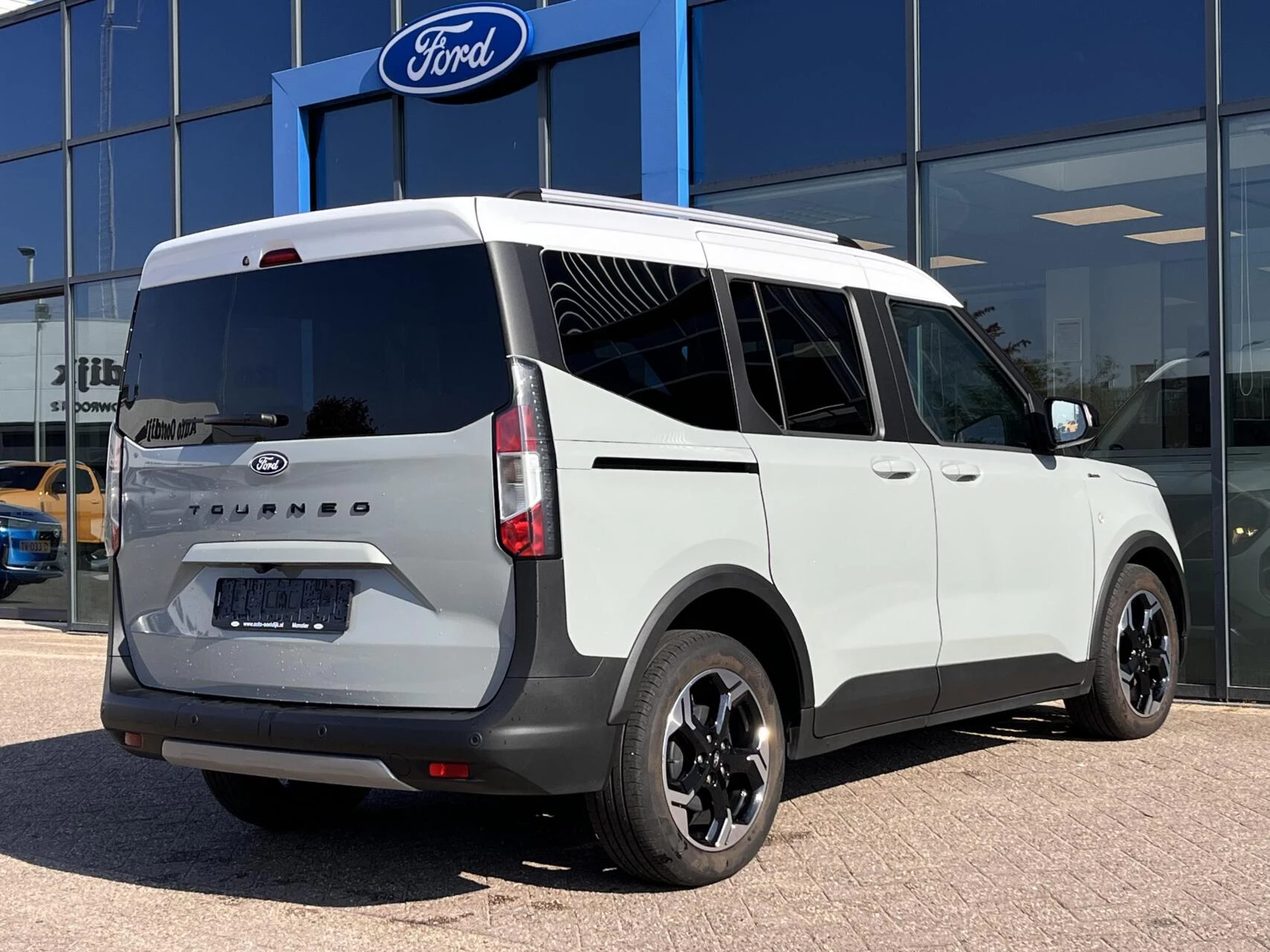 Hoofdafbeelding Ford Transit Courier