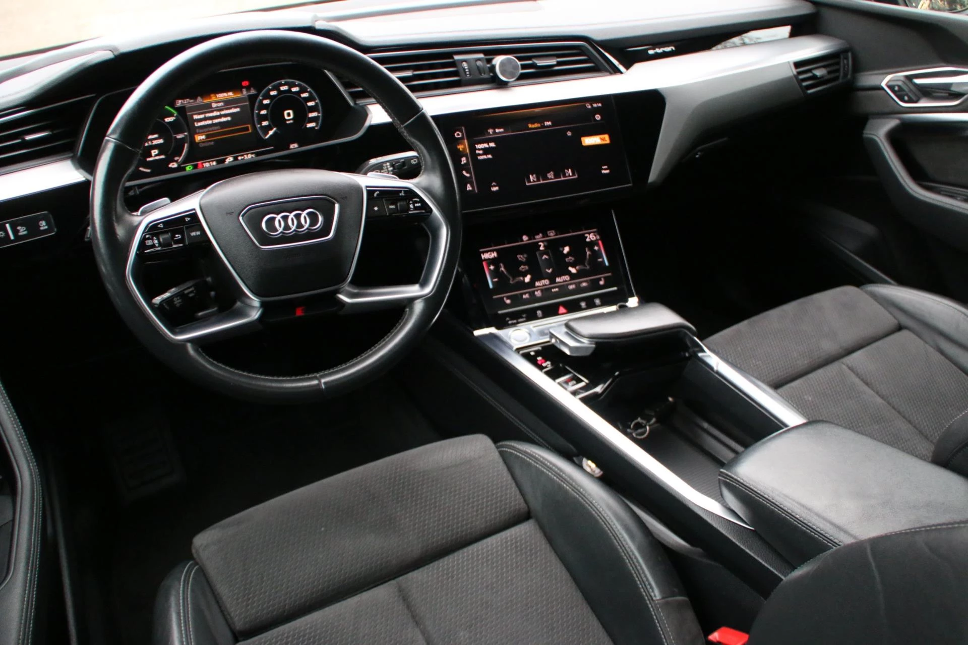 Hoofdafbeelding Audi e-tron