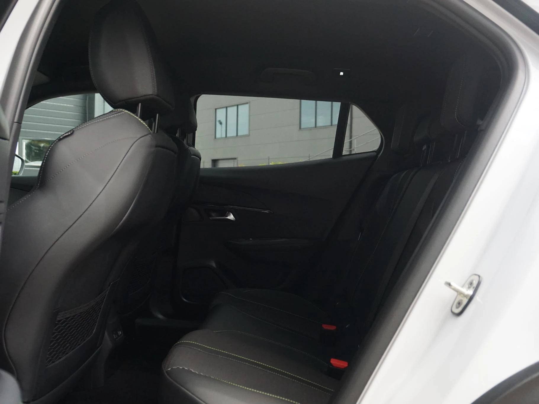 Hoofdafbeelding Peugeot e-2008