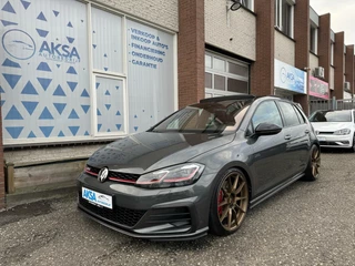 Volkswagen Golf 2.0 TSI GTI Performance Pano/DSG/Verlaagd/Memory/Leder/19inch/Standkachel/ElektrischeTrekhaak/PorscheVelgen/Blindspot/Camera/DiscoverPro