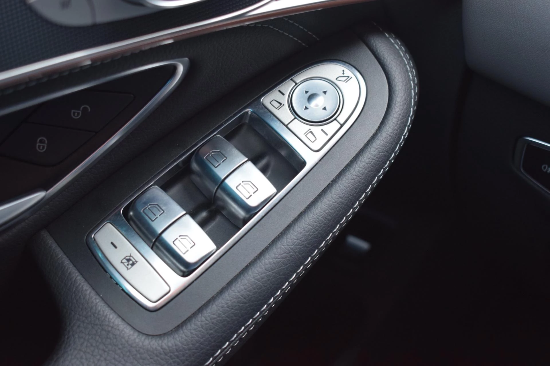 Hoofdafbeelding Mercedes-Benz EQC