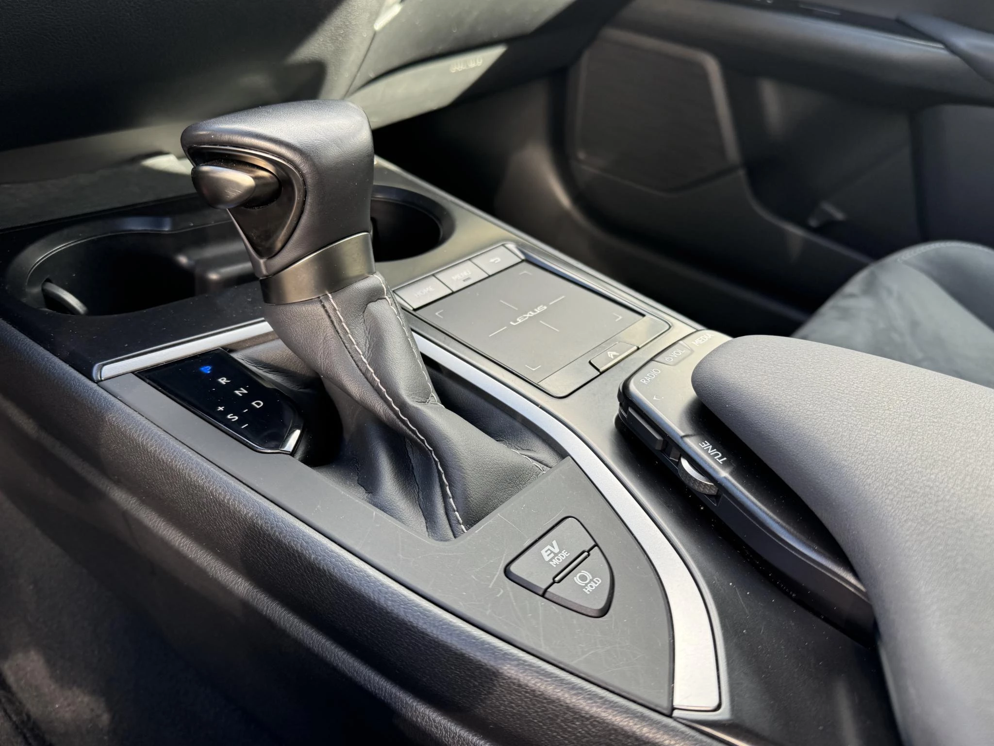 Hoofdafbeelding Lexus UX