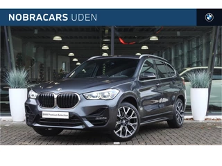 BMW X1 sDrive20i High Executive Sport Line Automaat / Panoramadak / Sportstoelen / Achteruitrijcamera / Comfort Access / Adaptieve LED / Head-Up / Stoelverwarming