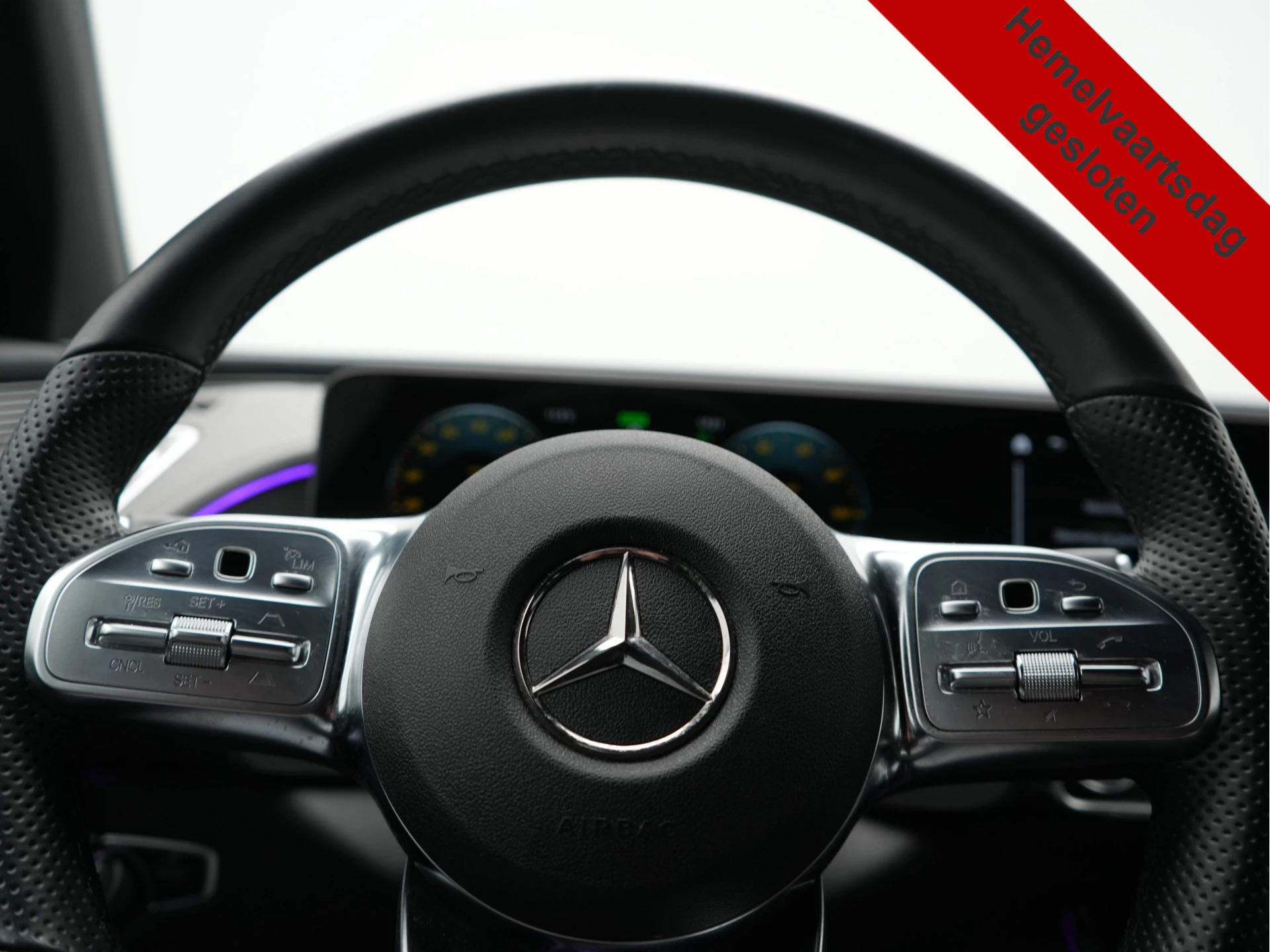 Hoofdafbeelding Mercedes-Benz EQC