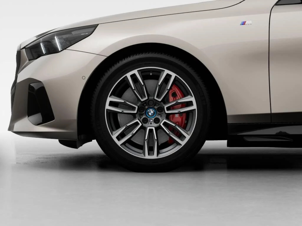 Hoofdafbeelding BMW i5