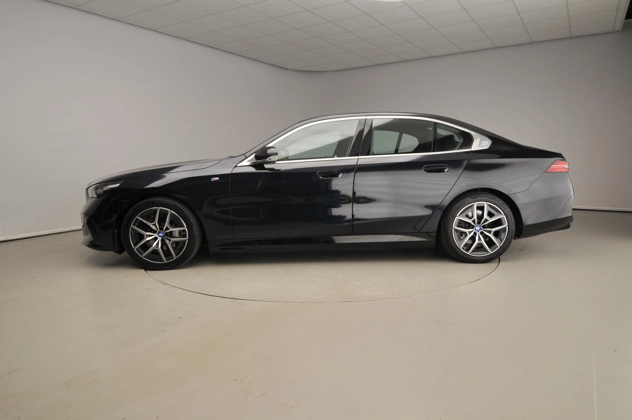 Hoofdafbeelding BMW i5