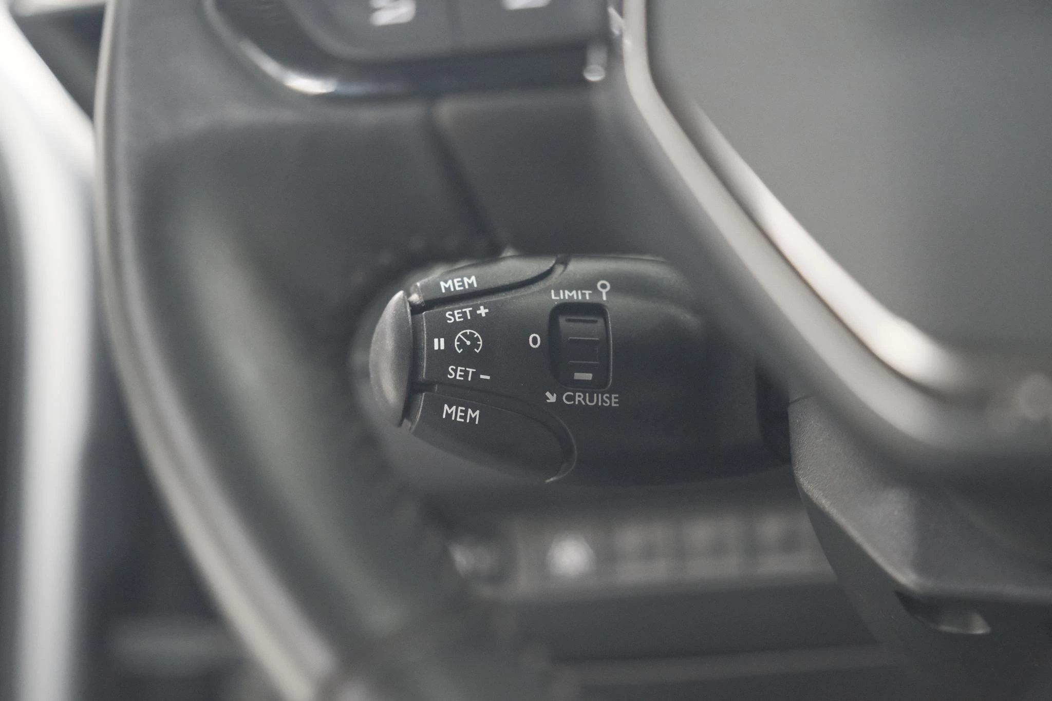 Hoofdafbeelding Peugeot e-2008