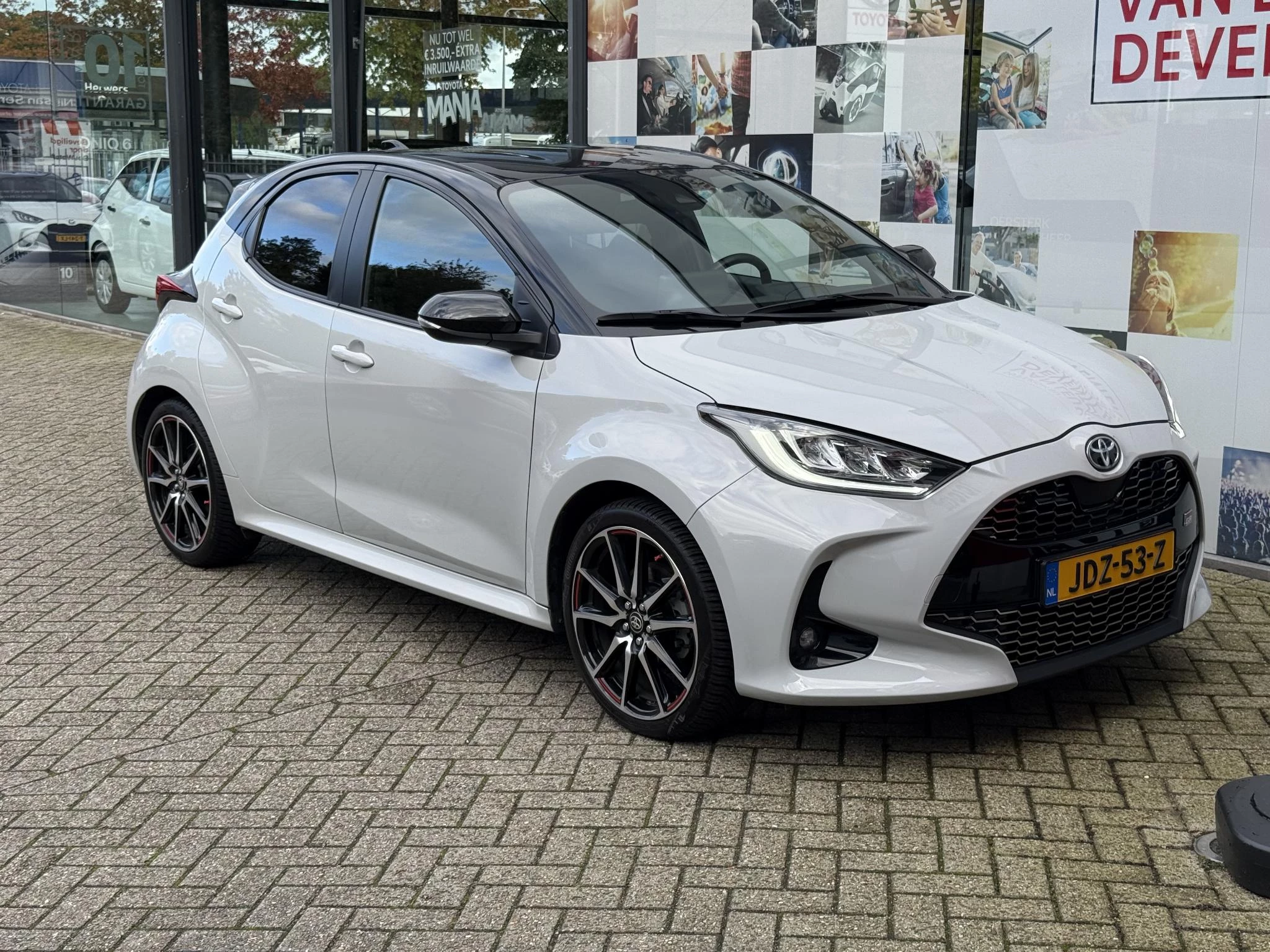 Hoofdafbeelding Toyota Yaris