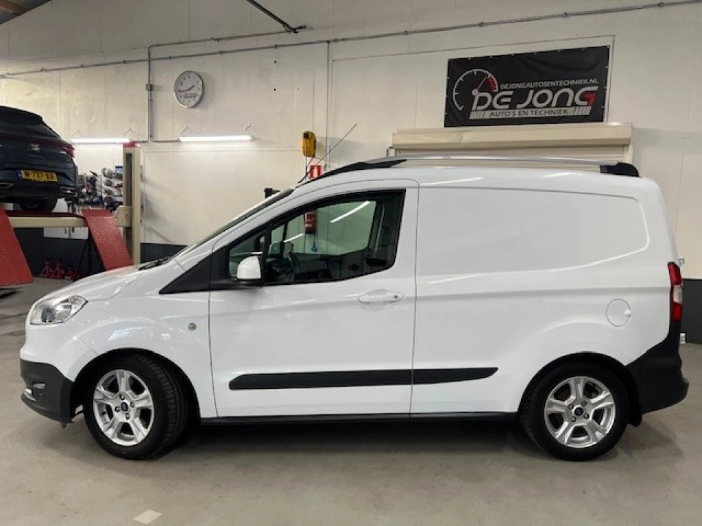 Hoofdafbeelding Ford Transit Courier