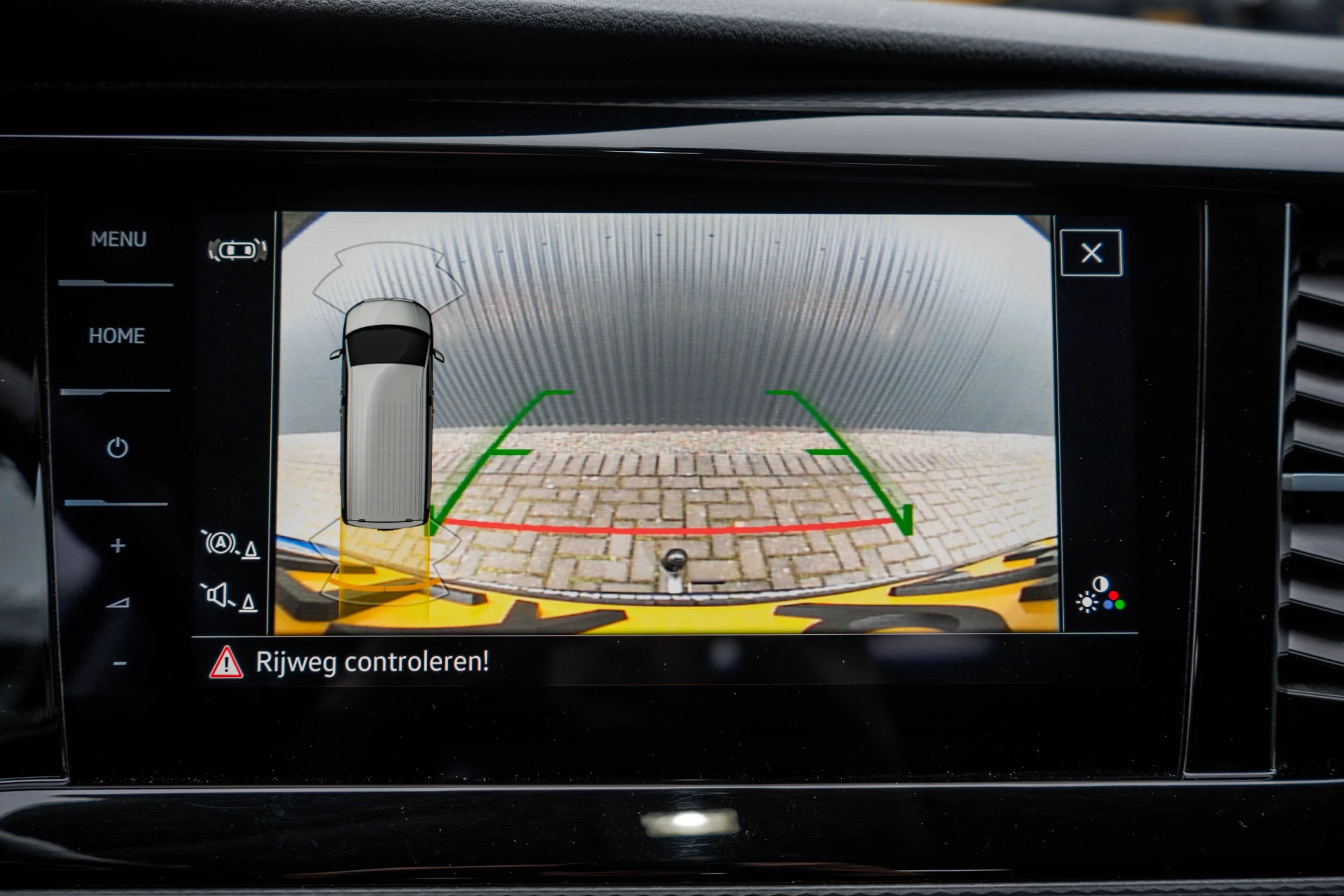 Hoofdafbeelding Volkswagen Carravelle | Automaat | Led | Camera | Carplay | Navi | Zijschuifdeur R+L | Adapt.Cruise | Trekhaak