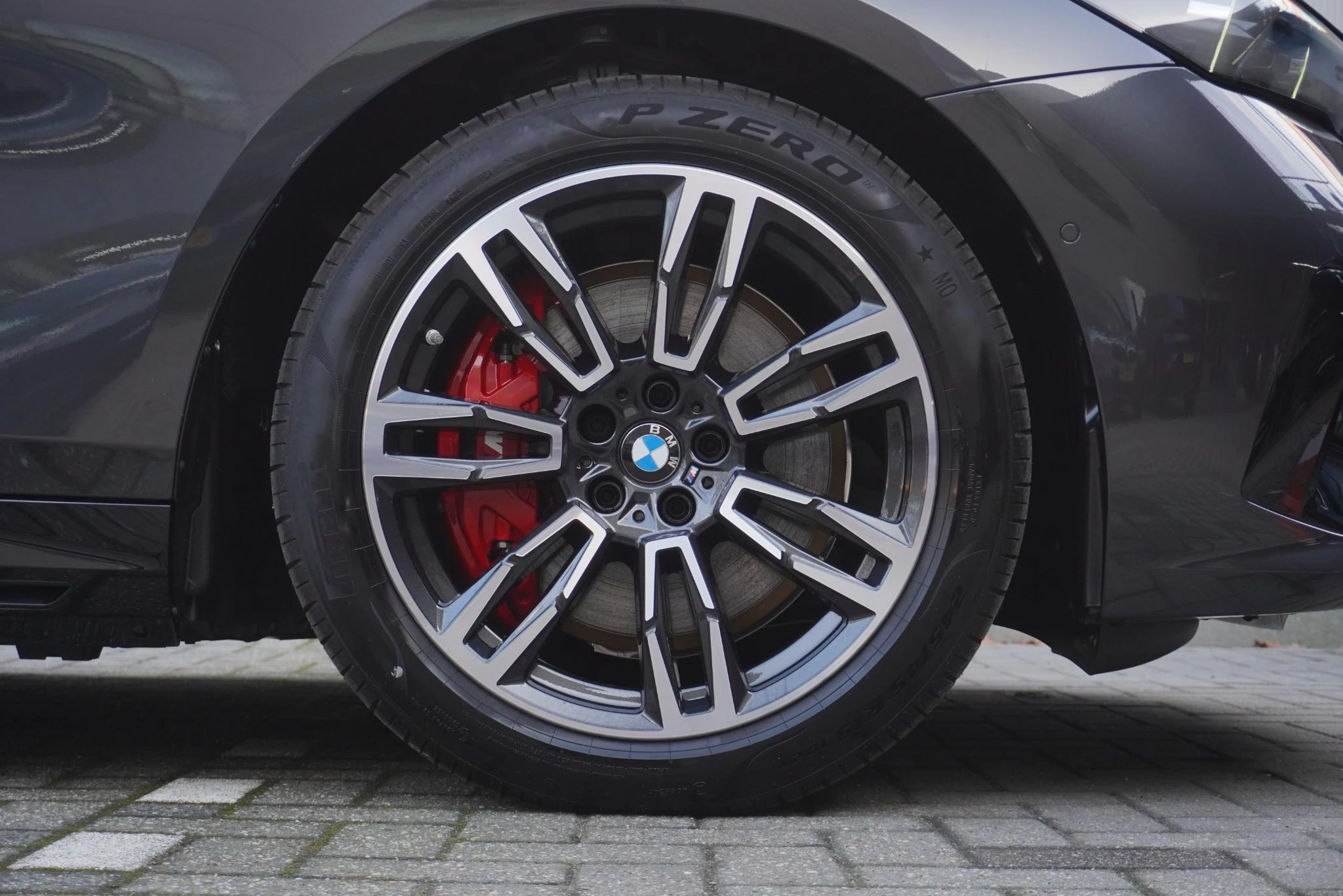 Hoofdafbeelding BMW i5