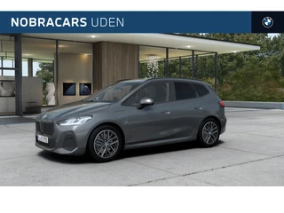 BMW 2 Serie Active Tourer 225e xDrive High Executive M Sport Automaat / Panoramadak / Trekhaak / Sportstoelen / M Adaptief onderstel / Head-Up / Adaptieve LED / Parking Assistant Plus /