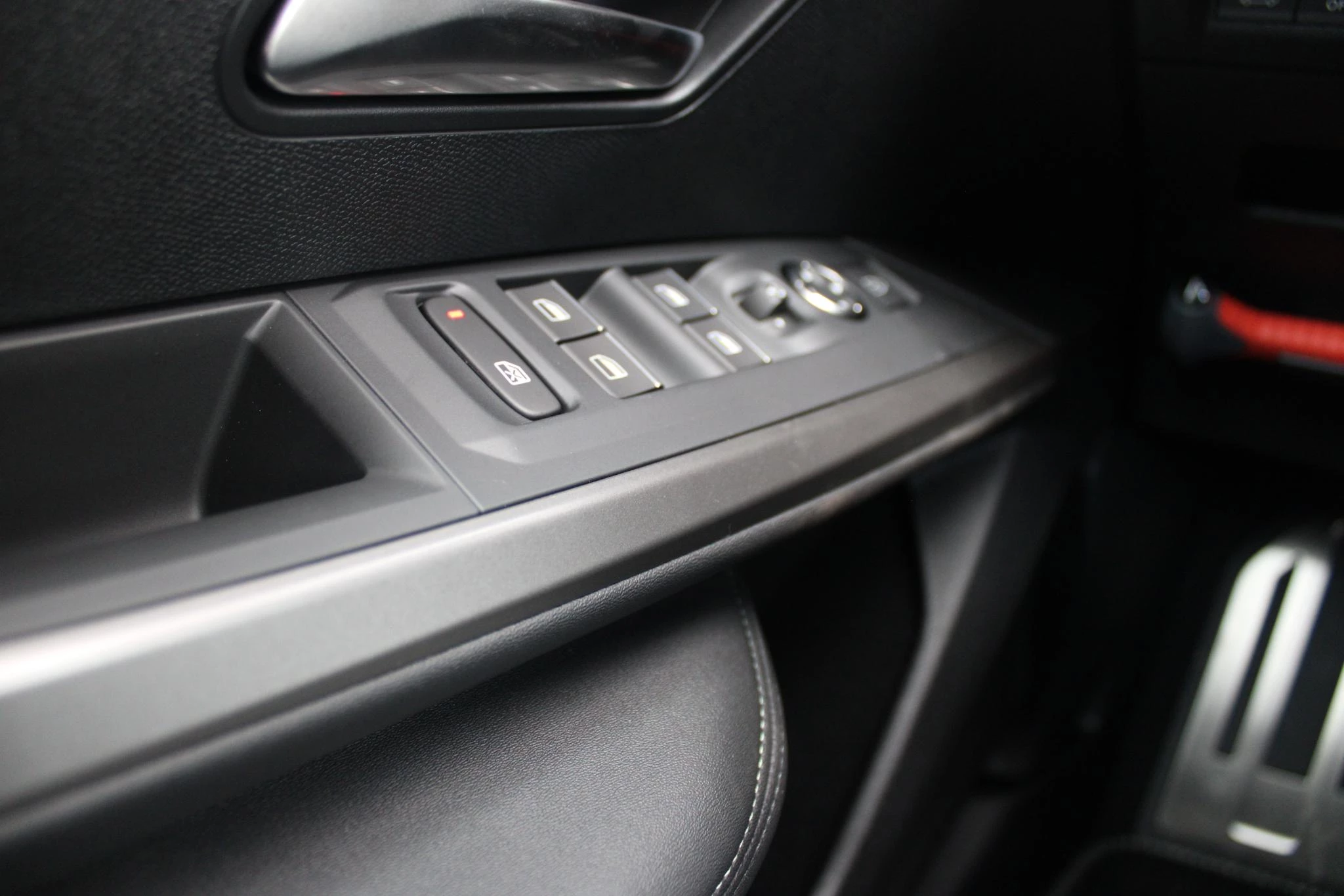 Hoofdafbeelding Peugeot e-3008