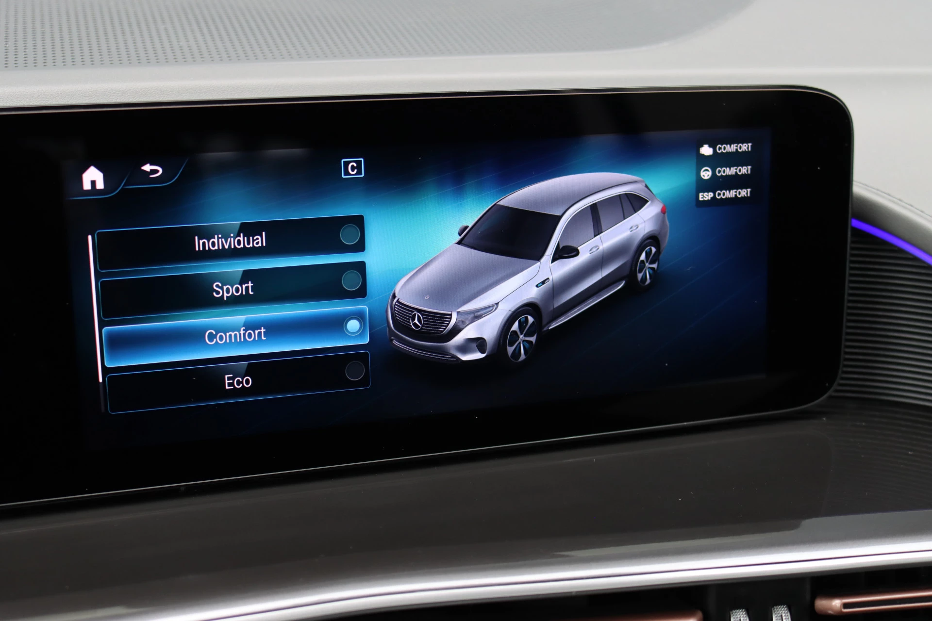 Hoofdafbeelding Mercedes-Benz EQC