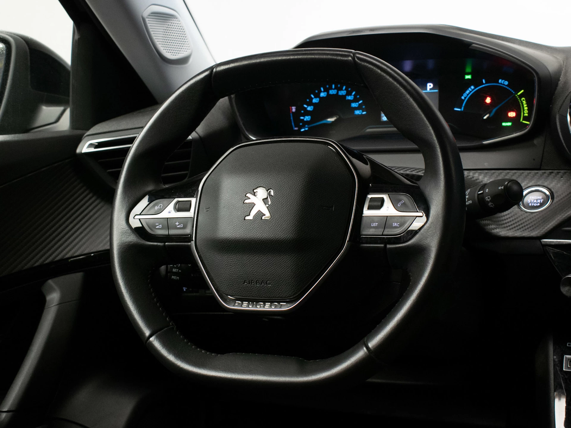 Hoofdafbeelding Peugeot e-2008