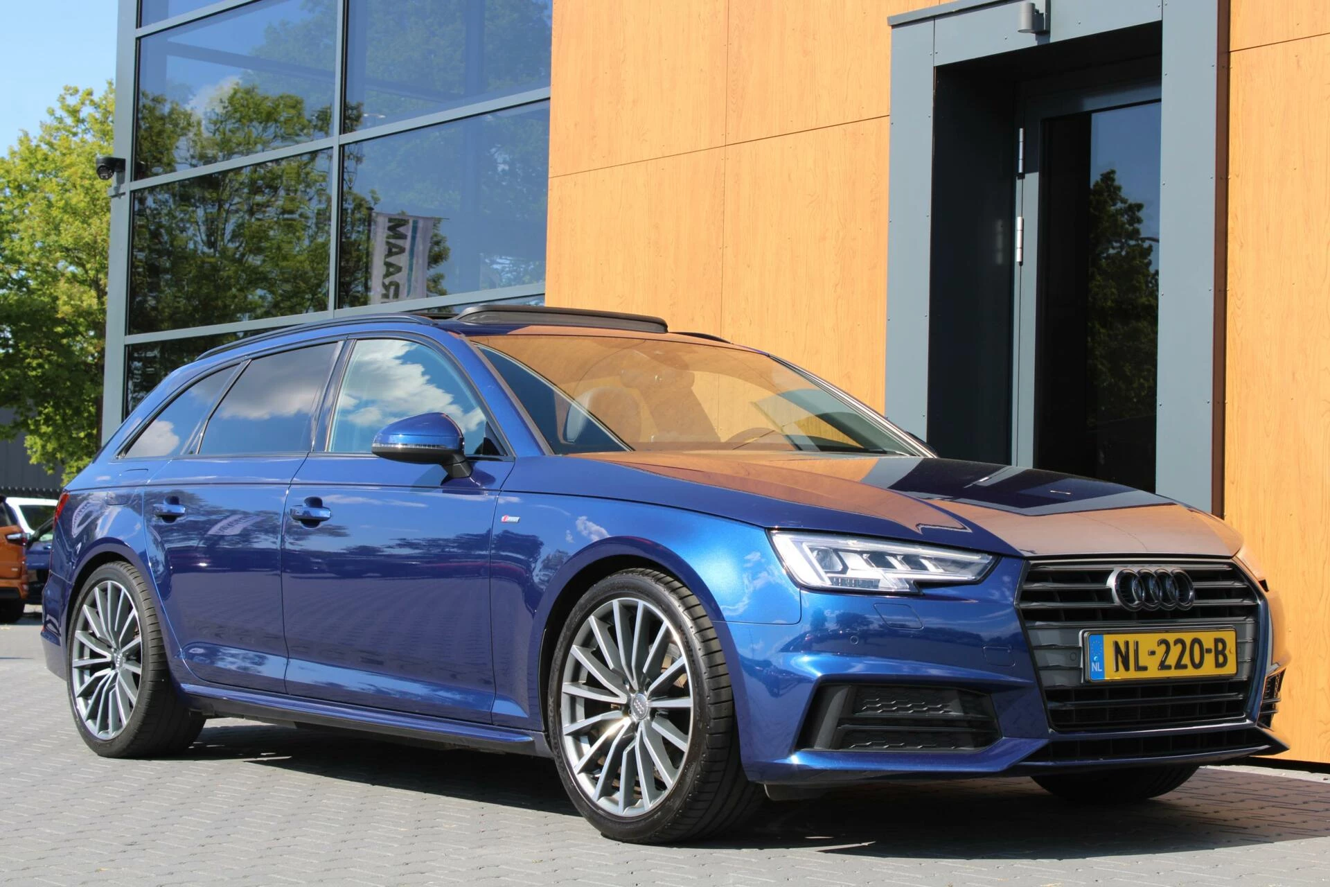 Hoofdafbeelding Audi A4