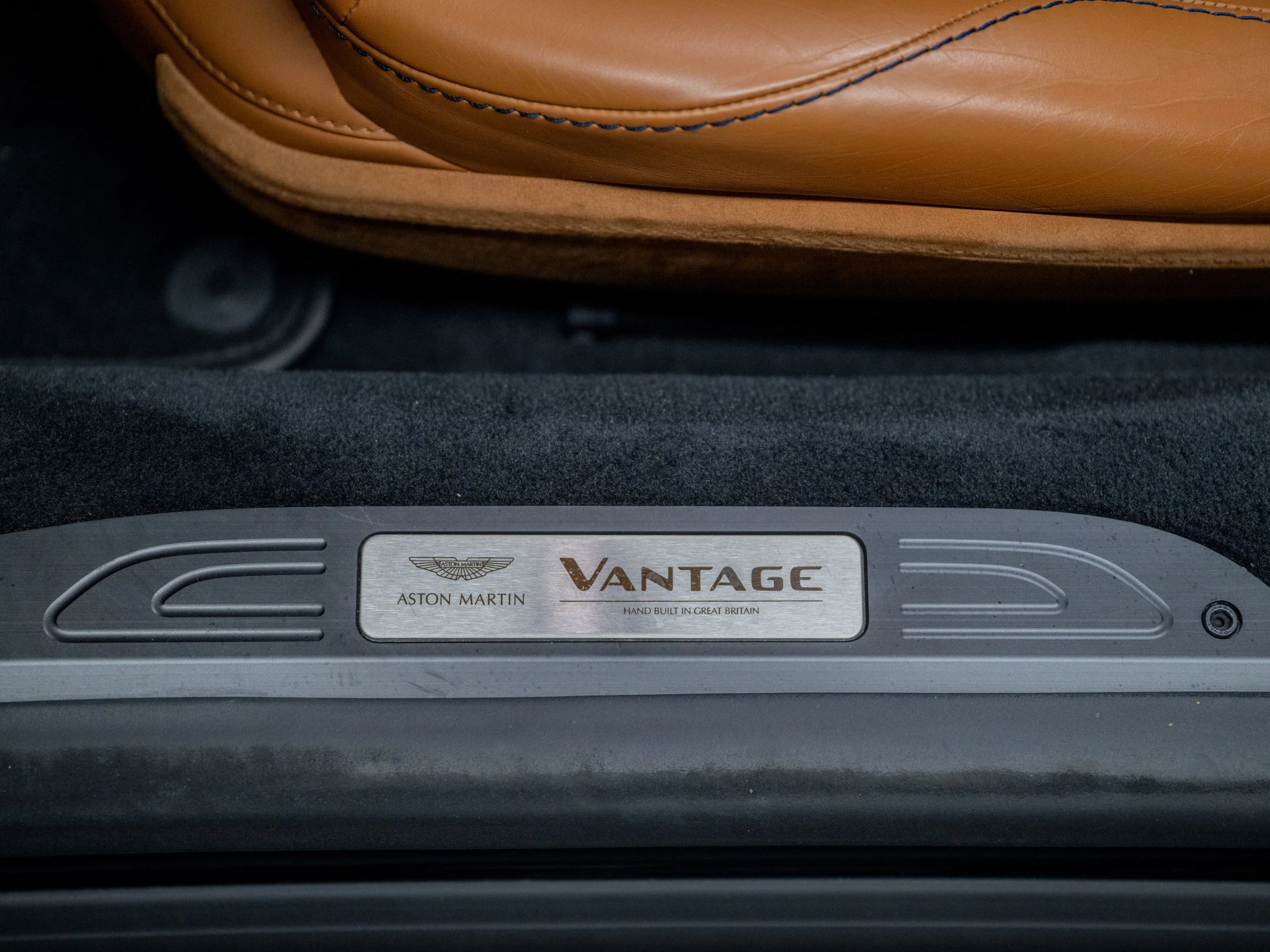 Hoofdafbeelding Aston Martin V8 Vantage