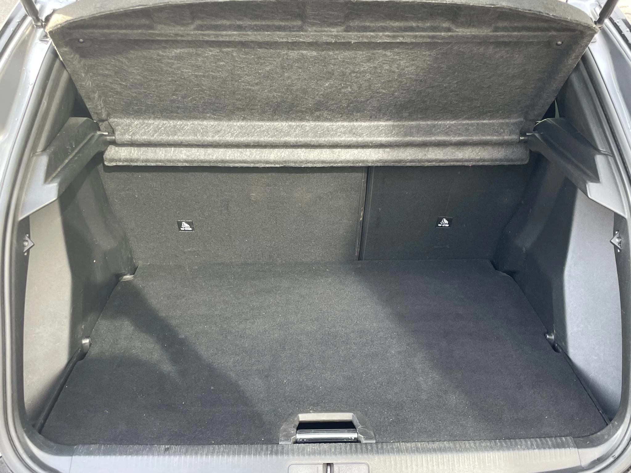 Hoofdafbeelding Peugeot e-2008