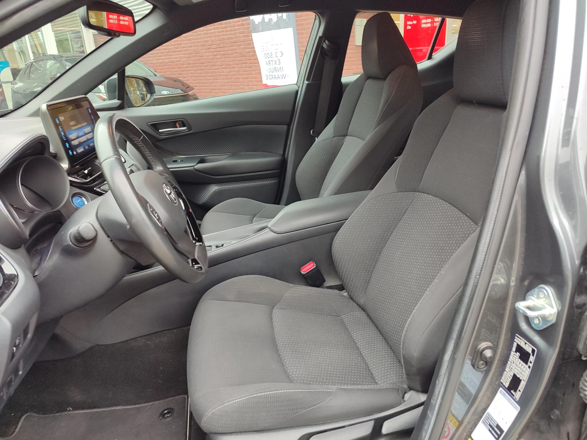 Hoofdafbeelding Toyota C-HR