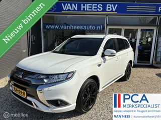 Hoofdafbeelding Mitsubishi Outlander Mitsubishi Outlander 2.4 PHEV Intense+ standkachel alcantara navigatie stoelverwarming camera