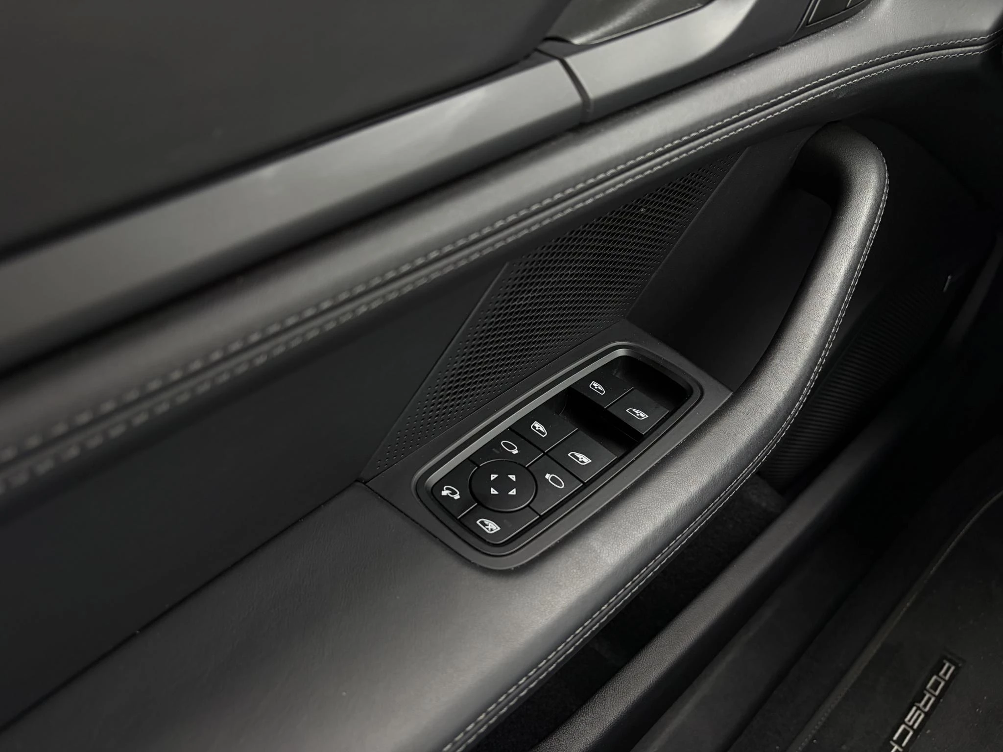 Hoofdafbeelding Porsche Taycan