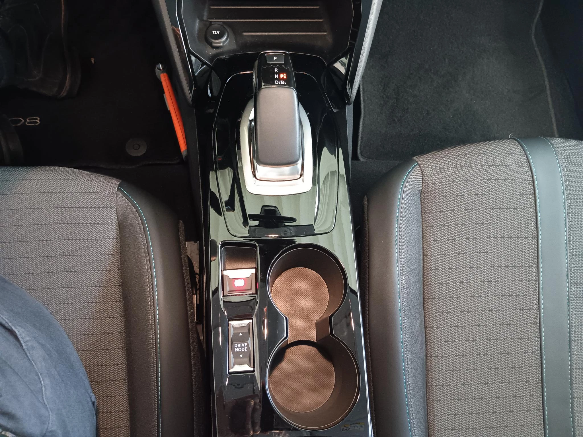 Hoofdafbeelding Peugeot e-208