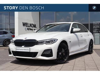 BMW 3 Serie 330e xDrive High Executive M Sport Automaat / BMW M 50 Jahre uitvoering / Schuif-kanteldak / M Adaptief onderstel / Laserlight / Sportstoelen / Live Cockpit Professional