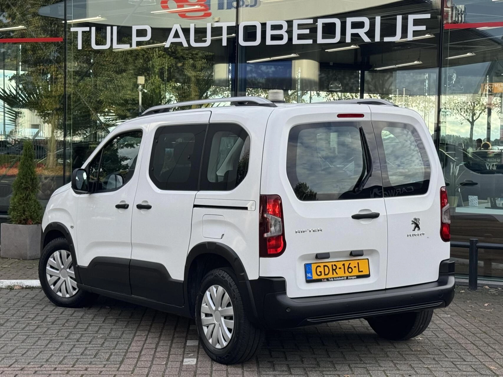 Hoofdafbeelding Peugeot Rifter