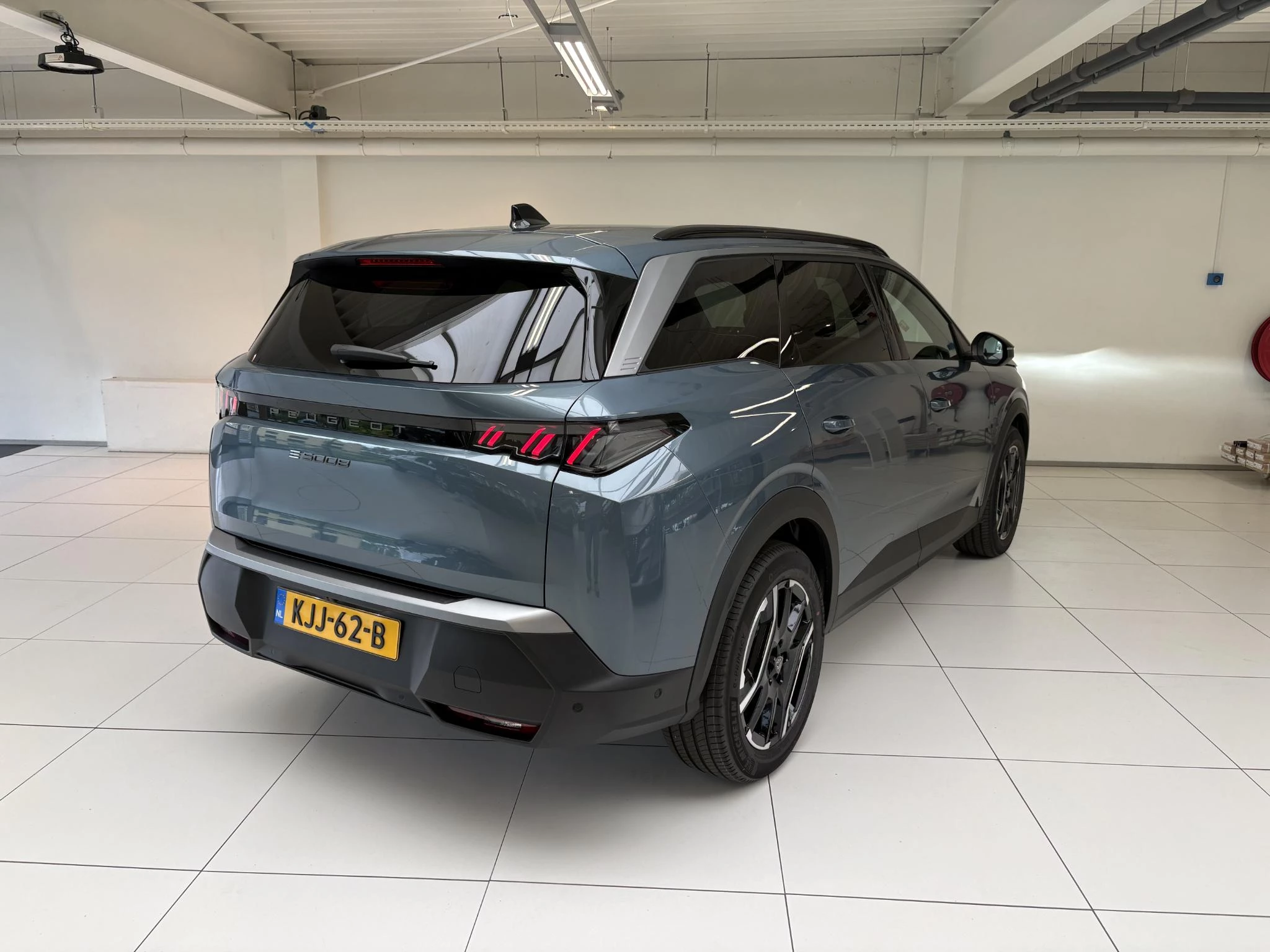 Hoofdafbeelding Peugeot e-5008