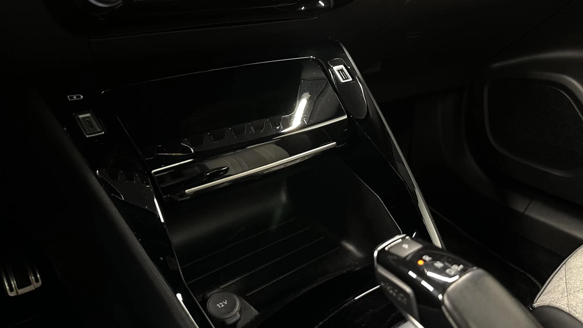 Hoofdafbeelding Peugeot e-2008