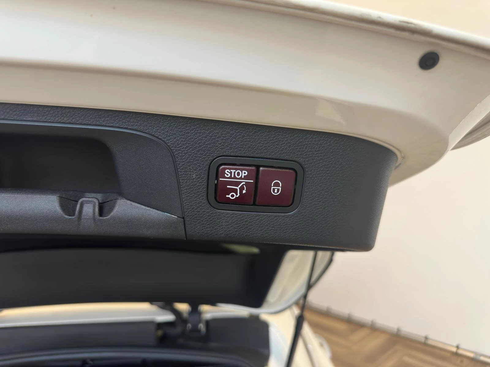 Hoofdafbeelding Mercedes-Benz EQC