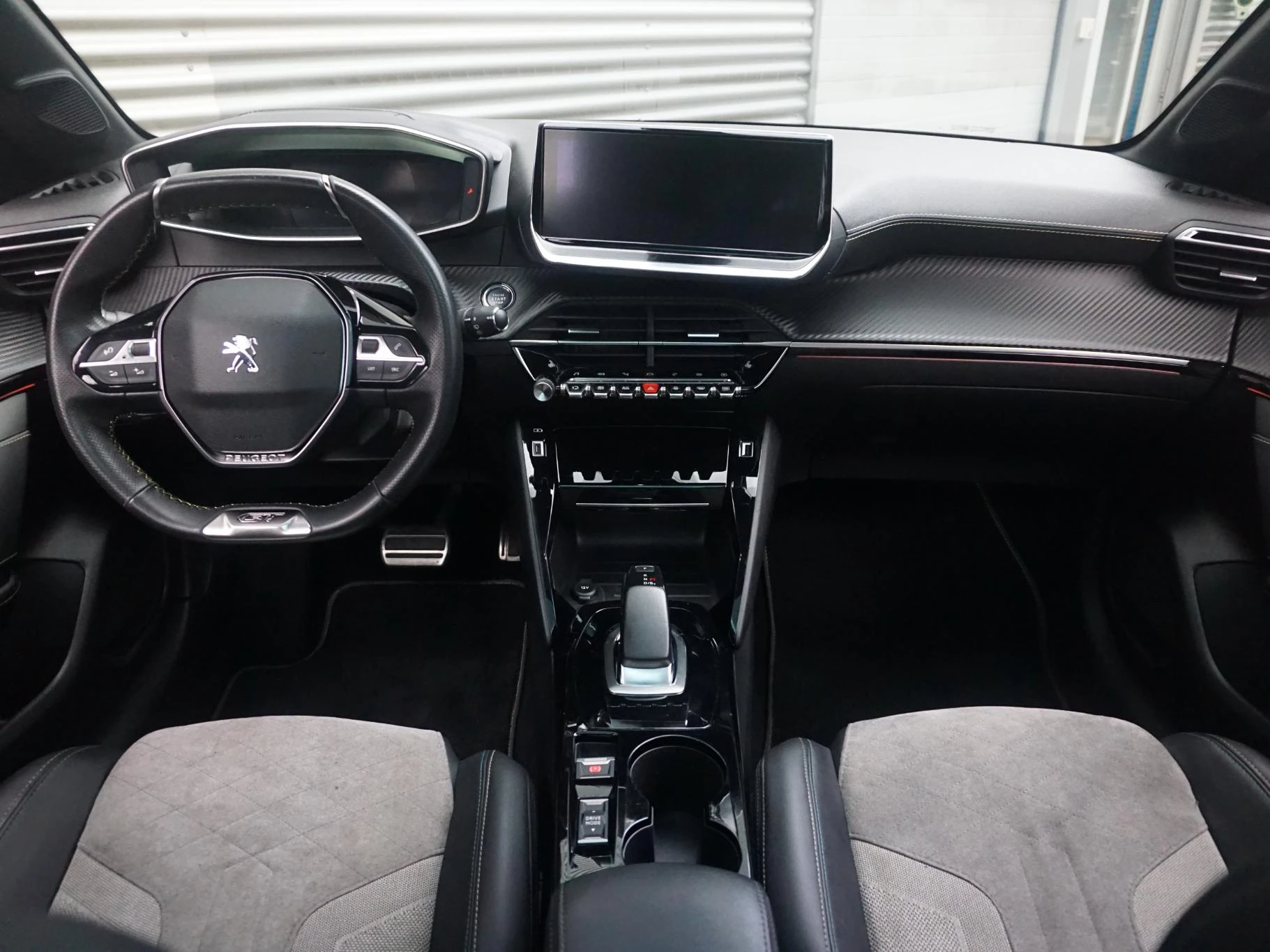 Hoofdafbeelding Peugeot e-208