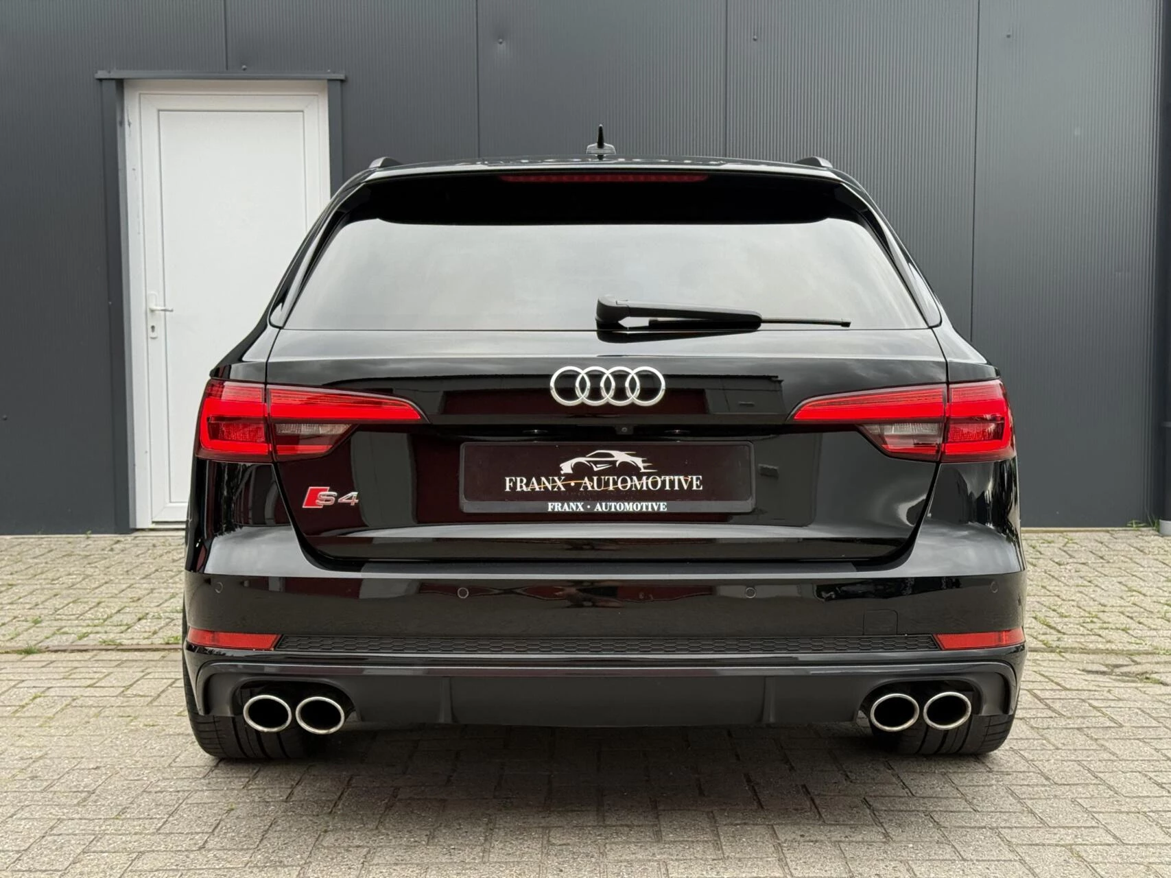 Hoofdafbeelding Audi S4
