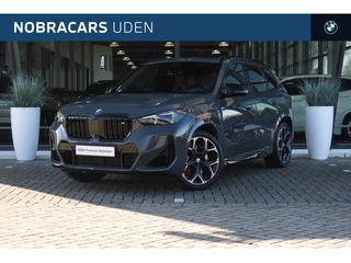 BMW X1 M35i High Executive Automaat / Panoramadak / M sportstoelen / Adaptieve LED / Parking Assistant Plus / Adaptief M Onderstel / Comfort Access
