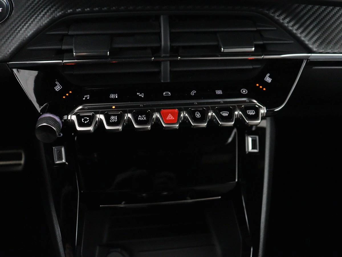 Hoofdafbeelding Peugeot e-2008