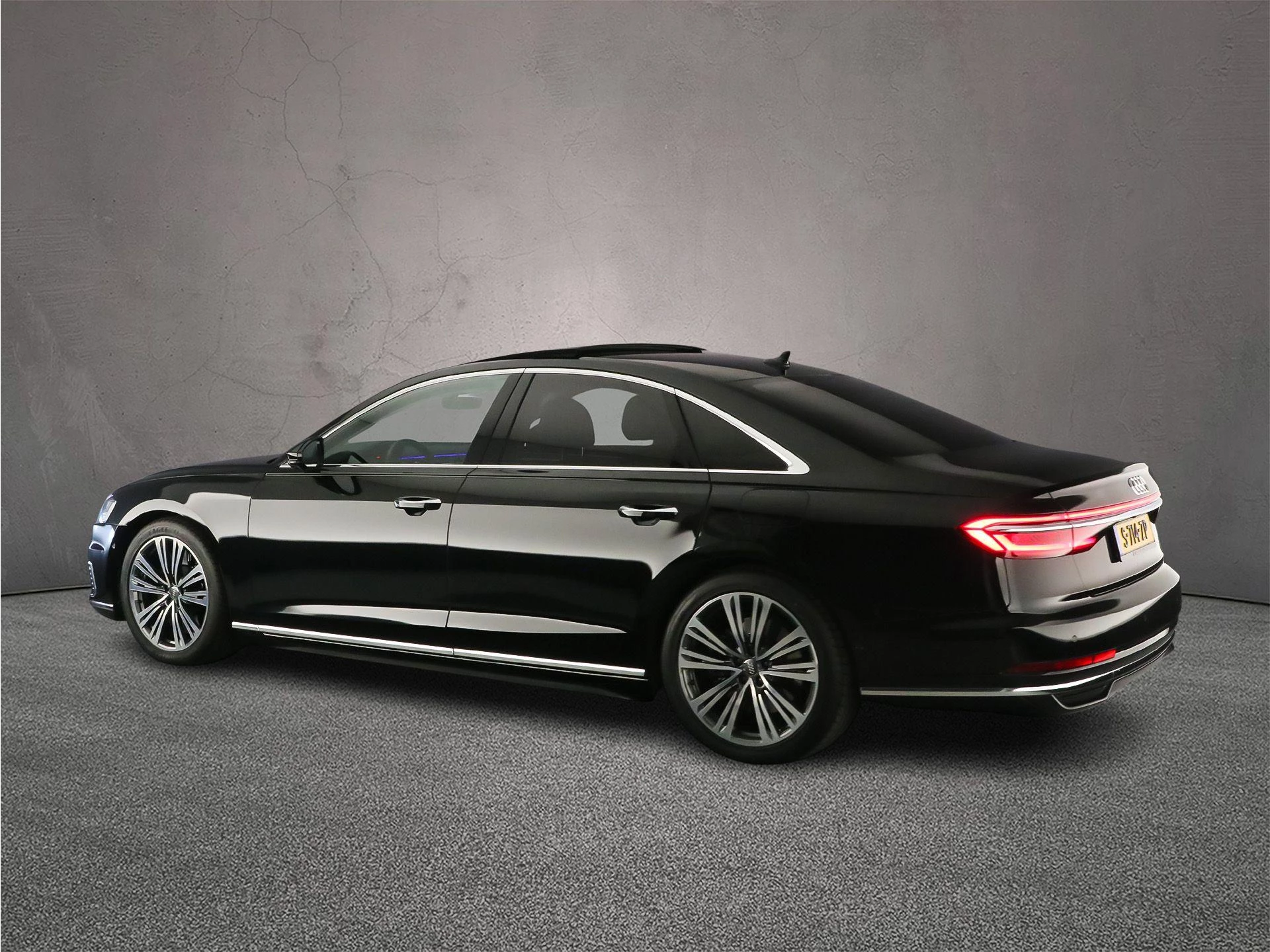 Hoofdafbeelding Audi A8