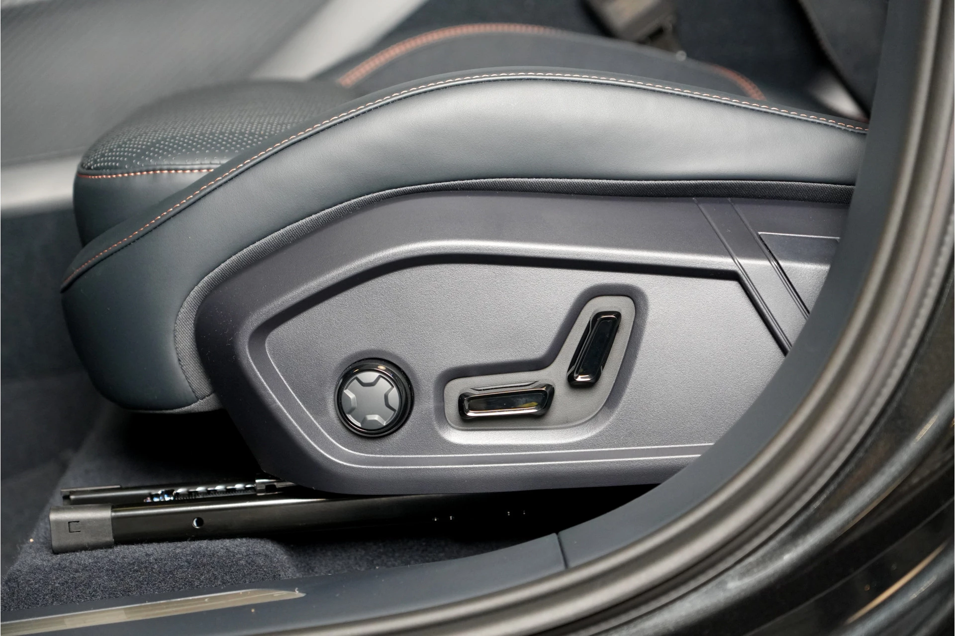 Hoofdafbeelding Lynk & Co 08